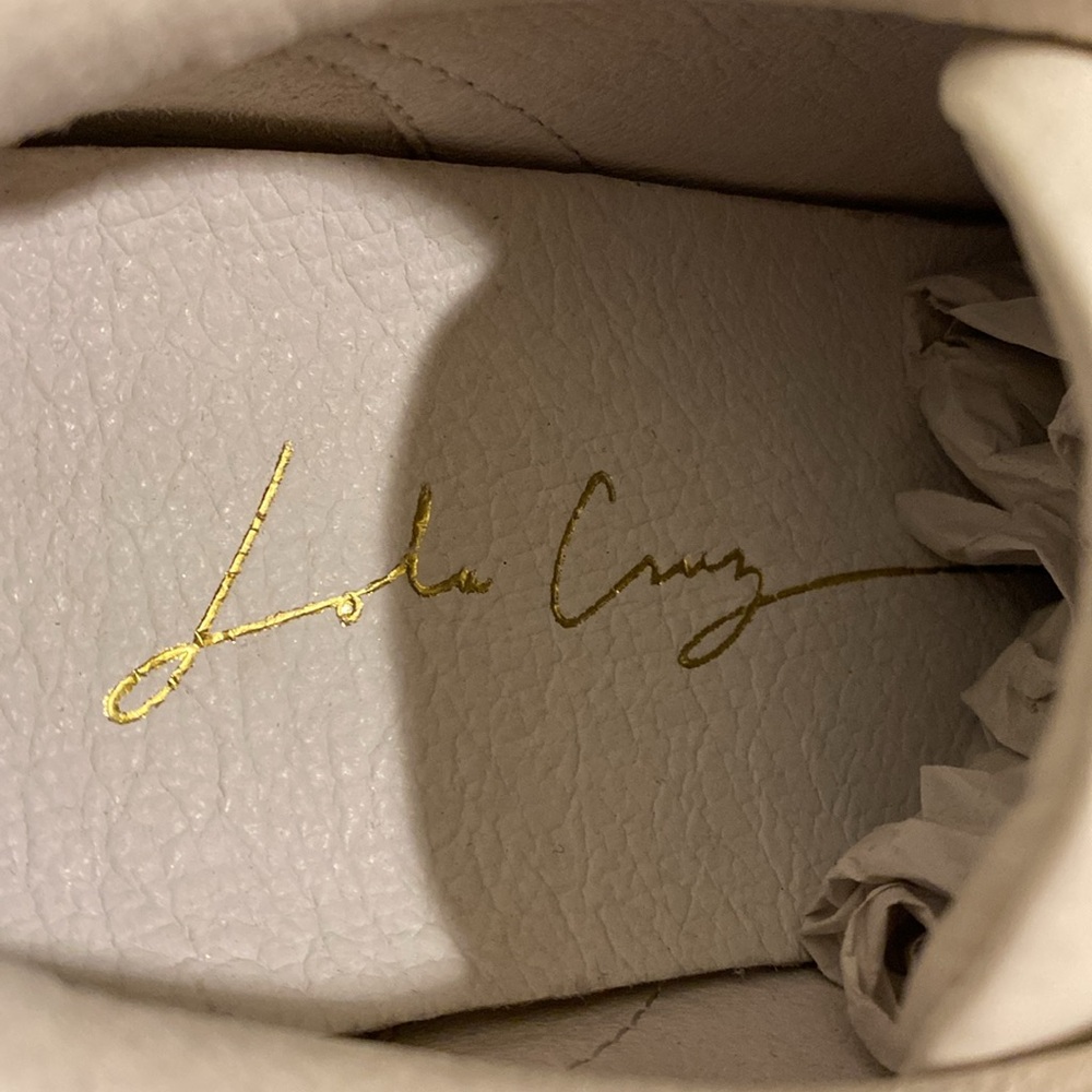 Lola Cruz White Leather Sneakers Silver Rhinestone Smile Wink Size 37 - Picture 9 of 14